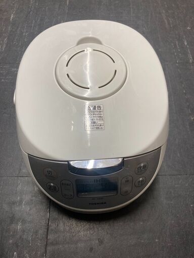 ☆中古￥6,800！TOSHIBA　5.5合IHジャー炊飯器　家電　RC-10HK型　2021年製　【BD233】