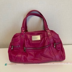 Marc by Marc Jacobs ショッキングピンク　レザーバッグの画像