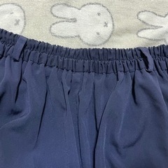 紺のワイドパンツの画像