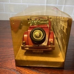 古酒ミニチュアボトル GRANDGOSIER ナポレオン ブランデー クラシックカー 赤 ケース入りの画像