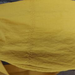 ユニクロのボディバック　イエロー1度のみ使用の画像