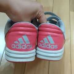 美品♪adidasスニーカー23cmアディダスの画像