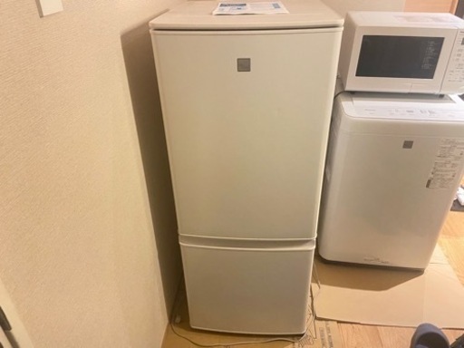 中古美品【三菱】2ドア 冷凍冷蔵庫 146L MR-P15EF-KW 2020年 キーワードホワイト 耐熱フトップテーブル 大容量ボトムフリーザー 家電 キッチン家電 冷蔵庫  最終値下げ‼️‼️