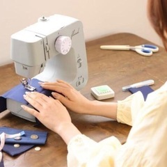 ★受渡予定★初心者でも使いやすい　可愛くてシンプル　ミシン　定価24,800円の画像