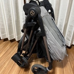 cybex ベビーカーの画像