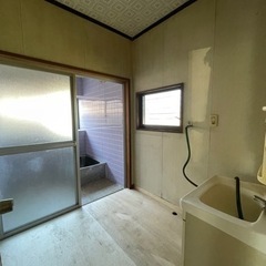 審査制）1ヶ月フリーレントとしました！！日当たり最高〜✨☀️DIYができる！！！⚒ペット可🐶■宮崎県小林市細野•広い平屋です✨ - 不動産