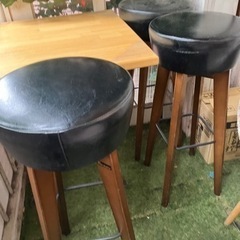 黒革張りハイチェア4脚セットの画像