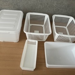 白っぽいカゴまとめてお譲りします♪の画像
