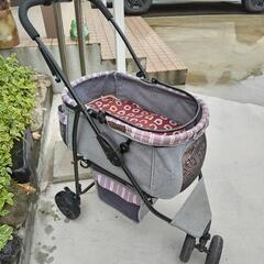 犬用ベビーカーの画像