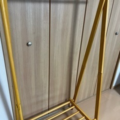 ハンガーラックの画像