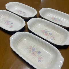 食器セットの画像