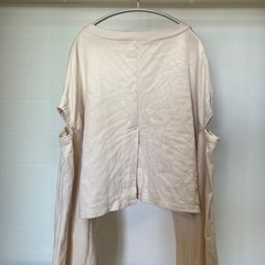 【who's who Chico】オープンショルダー スウェットの画像