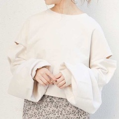 【who's who Chico】オープンショルダー スウェットの画像