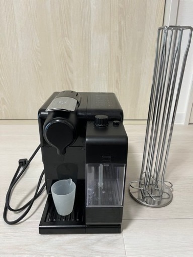 コーヒメーカー　ネスプレッソ※カプセルスタンド付き