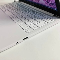 Webカメラ搭載　ミニノートPC　かわいい白　初期設定済み　bluetooth 11.6の画像