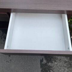 デスク　No.12898　ブラウン　電源コード、引出し付き♪　机【リサイクルショップどりーむ天保山店】の画像