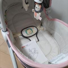 ベビーベッドの画像