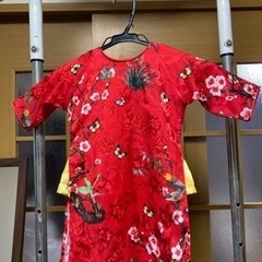 子供用 ベトナム伝統衣装　赤　シルク　花柄　アオザイセットアップ...