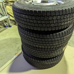 車のパーツ タイヤ、ホイール