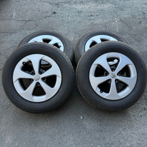 取引中※
値下げ❗️バリ溝！プリウス用夏タイヤ 195/65/R15 ホイール付き4本セット