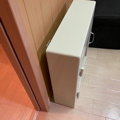 【ダルトン /ウォールマウントガラスキャビネット】の画像