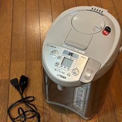 タイガー　魔法瓶　電気ポット　PVW-A　洗浄済みの画像