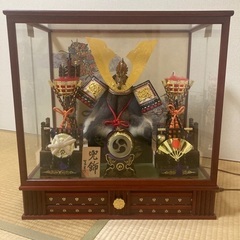 5月人形　端午の節句　兜飾り　ガラスケース入り