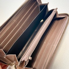 GUCCI グッチ　ピンクゴールド　エナメル　長財布　ハートの画像
