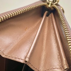 GUCCI グッチ　ピンクゴールド　エナメル　長財布　ハートの画像