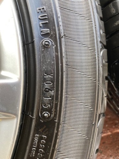 車のパーツ タイヤ、ホイール
