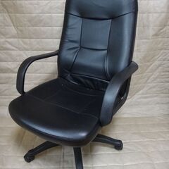 【中古品】合成皮革　チェア（ブラック色）の画像