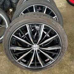 車のパーツ タイヤ、ホイール