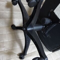 【中古品】合成皮革　チェア（ブラック色）の画像