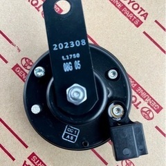 ヤリスクロス　純正ホーンの画像