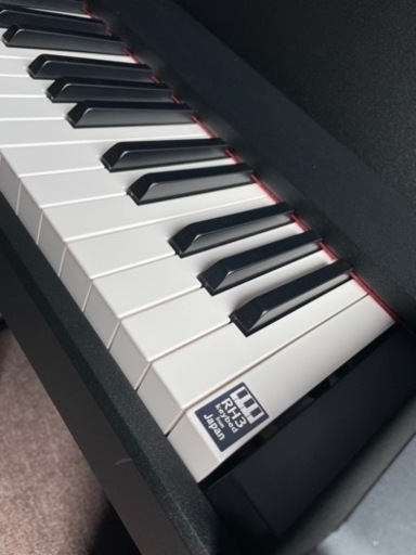 2016年製　KOLG LP380 黒色88鍵盤電子ピアノ