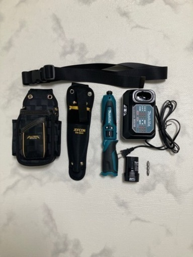 マキタ(Makita) 充電式ペンインパクトドライバ (バッテリー・充電器付) TD021DSHSP ブルー