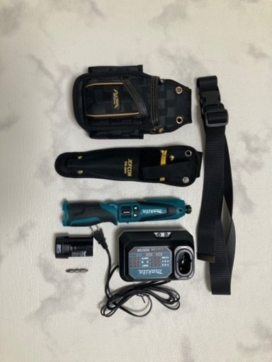 マキタ(Makita) 充電式ペンインパクトドライバ (バッテリー・充電器付) TD021DSHSP ブルー