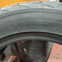 車のパーツ タイヤ、ホイールの画像