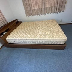 ダブルベッド