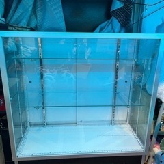 ガラスショーケース