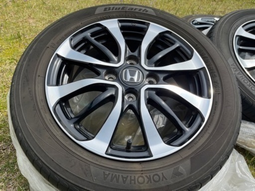車のパーツ タイヤ、ホイール