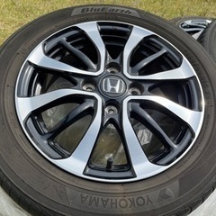 車のパーツ タイヤ、ホイールの画像