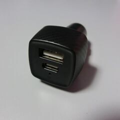 LAWSON・保証書有　車載用充電器＆TypeC to TypeC 2ｍケーブルの画像