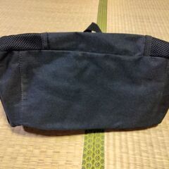 黒スポーツボストンバッグの画像