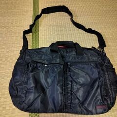 黒肩掛けボストンバッグ