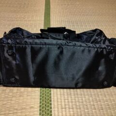 黒ナイロンバッグの画像