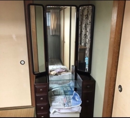 ⭕️美品 三面鏡 引越しの為、出品致します。 値下げ交渉可能。お気軽にお申し付け下さい。買い手が見つからない場合には今月末に削除致します。 ⭕️