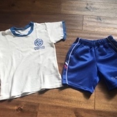 メガロス　体育クラブの体操服　100サイズ