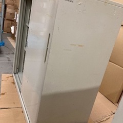 オフィス家具　3段スチール棚の画像