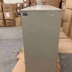 オフィス家具　ガラス扉付きスチール棚の画像